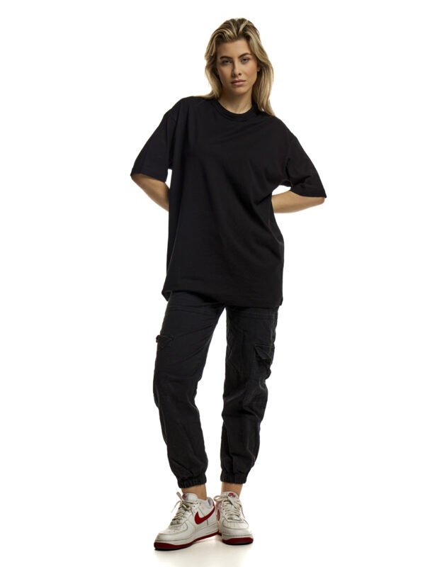 Blank T-shirt Oversized girl
